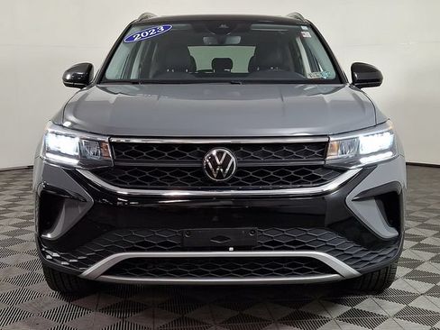 Used 2023 Volkswagen Taos SE w/ Panoramic Sunroof Package AWD/4WD image 5