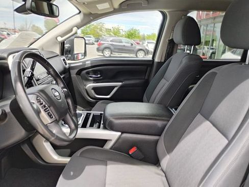 Used 2021 Nissan Titan SV w/ SV Convenience Package AWD/4WD image 14