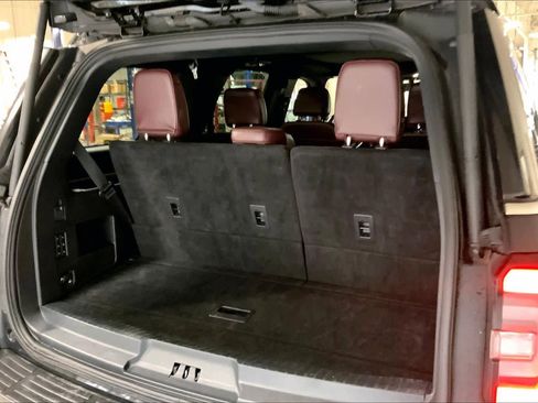 Certified 2023 Ford Expedition Limited image 32