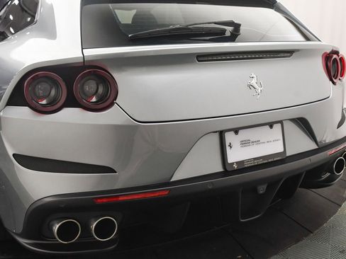 Used 2018 Ferrari GTC4Lusso T image 23