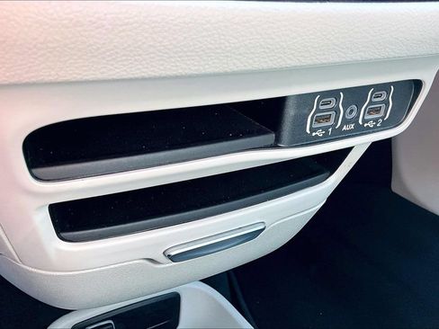 Used 2024 Chrysler Pacifica Touring-L FWD image 30