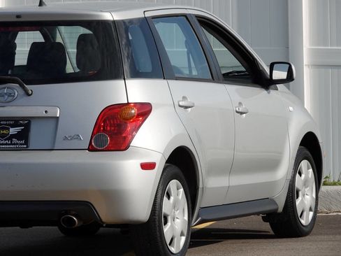 Used 2004 Scion xA FWD image 32