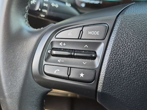 Used 2025 Hyundai Venue SEL FWD image 21