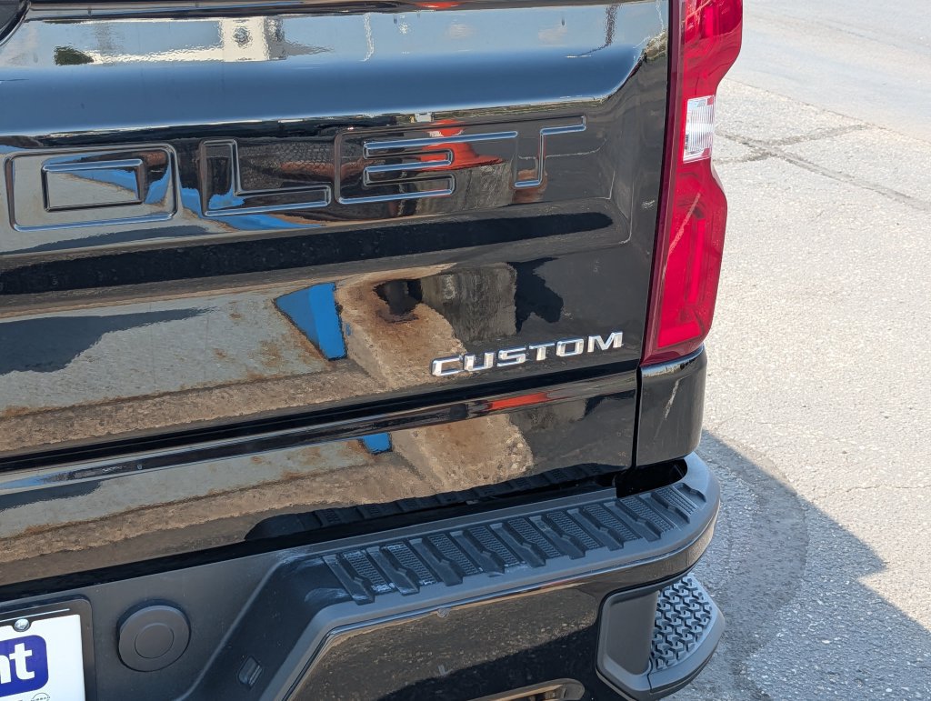 Used 2019 Chevrolet Silverado 1500 Custom Trail Boss w/ Custom Convenience Package AWD/4WD image 7