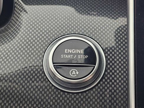 Used 2022 Mercedes-Benz C 300 Sedan image 29