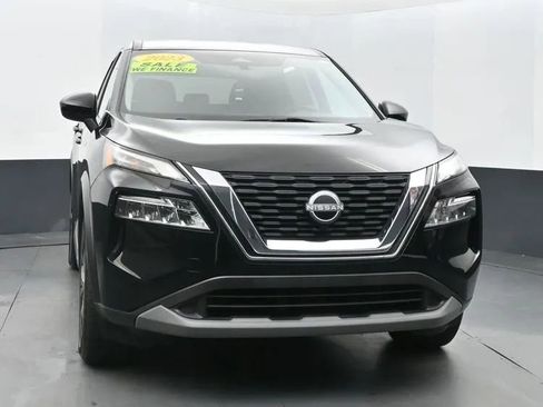 Used 2023 Nissan Rogue SV image 3