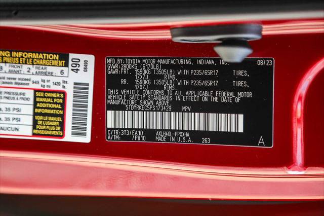 Certified 2023 Toyota Sienna XLE FWD image 26