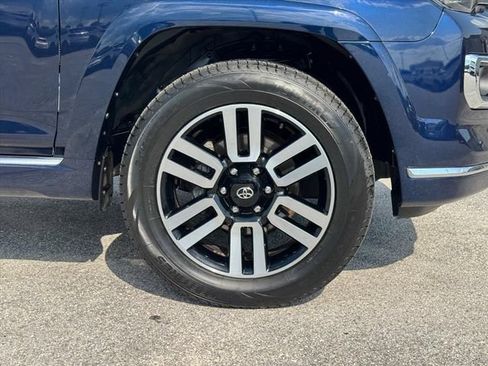 Used 2022 Toyota 4Runner Limited AWD/4WD image 9