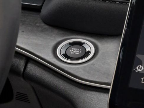 Used 2023 Jeep Grand Cherokee Limited RWD image 22