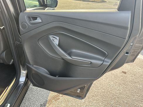 Used 2017 Ford Escape Titanium FWD image 18