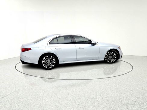 Used 2025 Mercedes-Benz E 450 4MATIC Sedan image 9