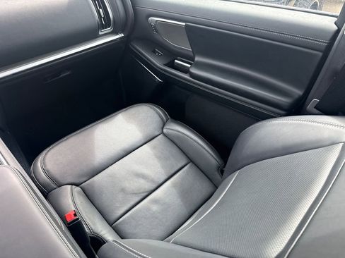 Used 2025 Ford Expedition Platinum AWD/4WD image 16
