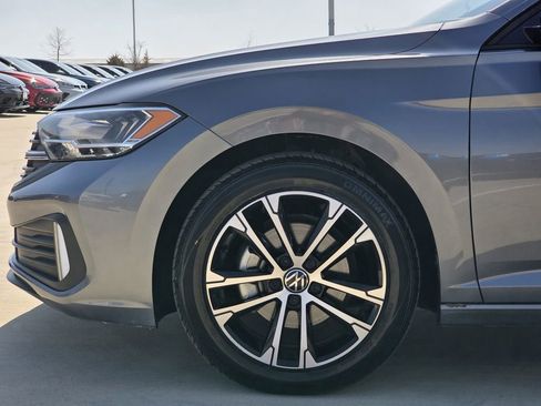 Used 2024 Volkswagen Jetta Sport image 5