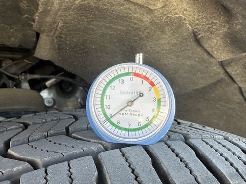 Used 2023 Chevrolet Suburban Premier image 37