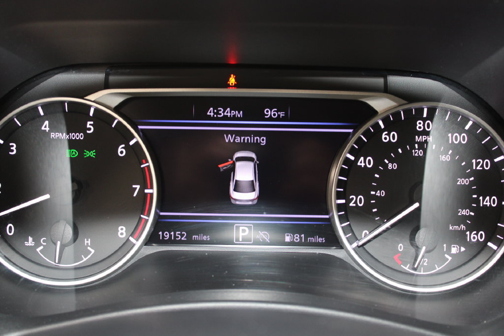 Used 2025 Nissan Sentra SV FWD image 31