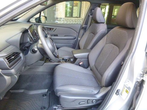 Certified 2026 Subaru Forester Premium w/ Base/Premium Plus Package AWD/4WD image 6