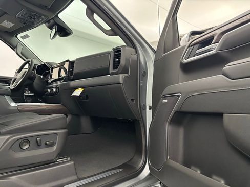 New 2026 GMC Sierra 1500 SLT w/ SLT Premium Package image 33