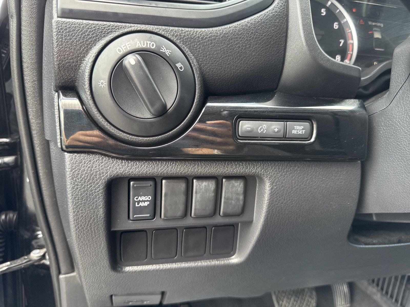 Used 2022 Nissan Titan SV RWD image 19