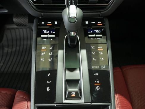 New 2026 Porsche Macan S image 23