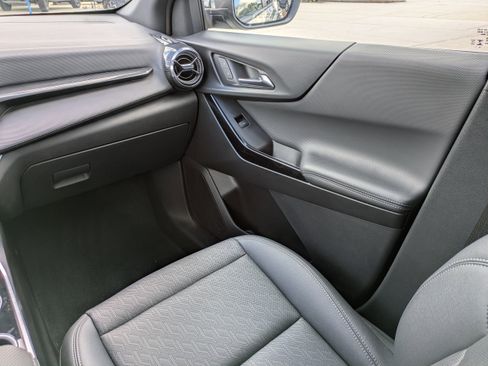 Used 2025 Chevrolet Equinox LT w/ Convenience Package II image 19