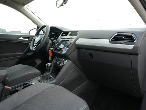 Used 2021 Volkswagen Tiguan S FWD image 21
