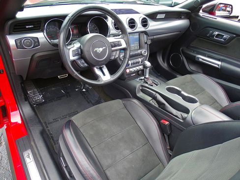 Used 2017 Ford Mustang GT Premium RWD image 26