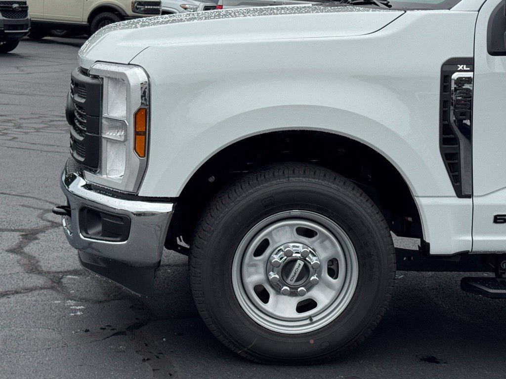 Used 2025 Ford F350 XL w/ 360-Degree Camera Package RWD image 31