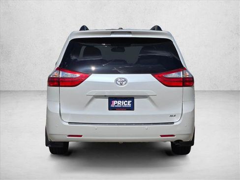 Used 2016 Toyota Sienna XLE w/ XLE Navigation Package FWD image 5