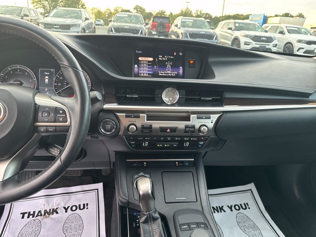 Used 2018 Lexus ES 350 w/ Premier Package FWD image 19