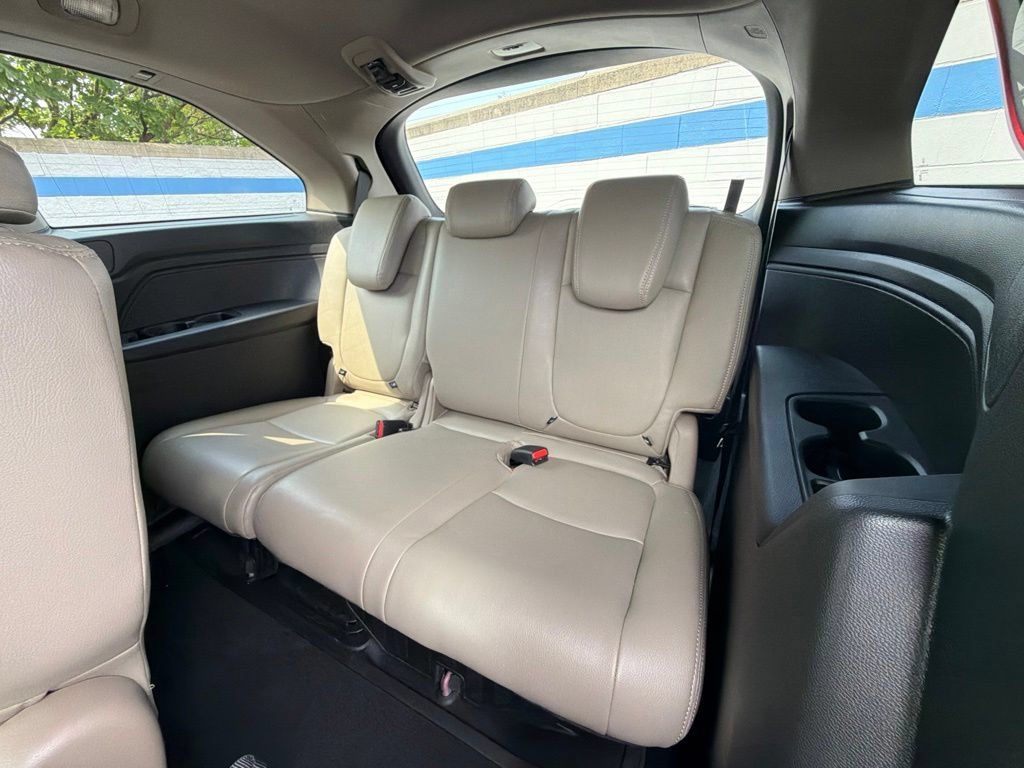Certified 2024 Honda Odyssey EX image 20