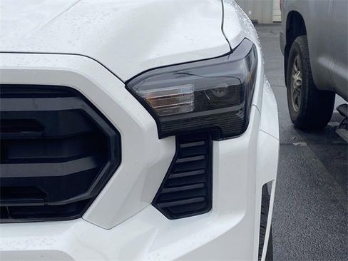 Used 2025 Toyota Tacoma SR5 image 4