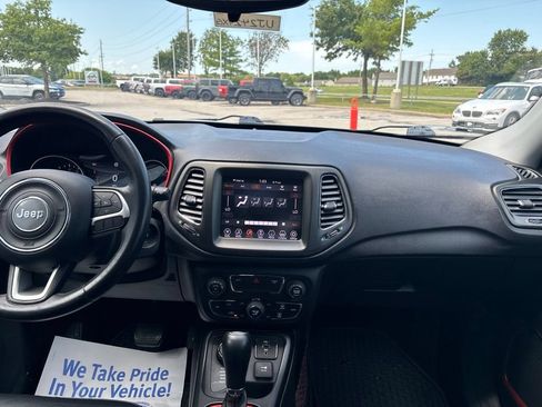 Used 2019 Jeep Compass Trailhawk AWD/4WD image 2
