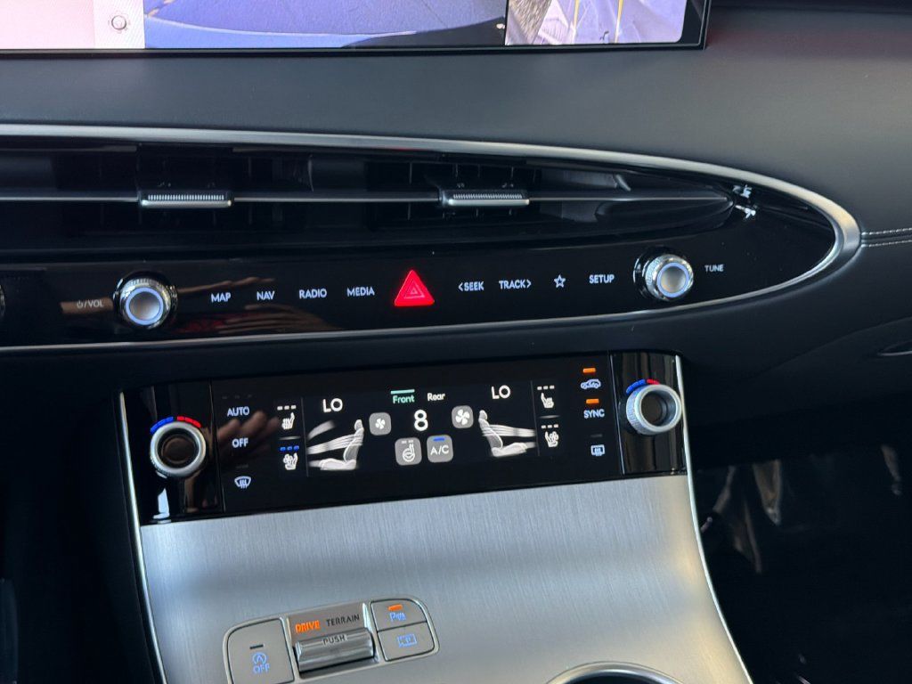 New 2027 Genesis GV70 2.5T Advanced AWD/4WD image 21