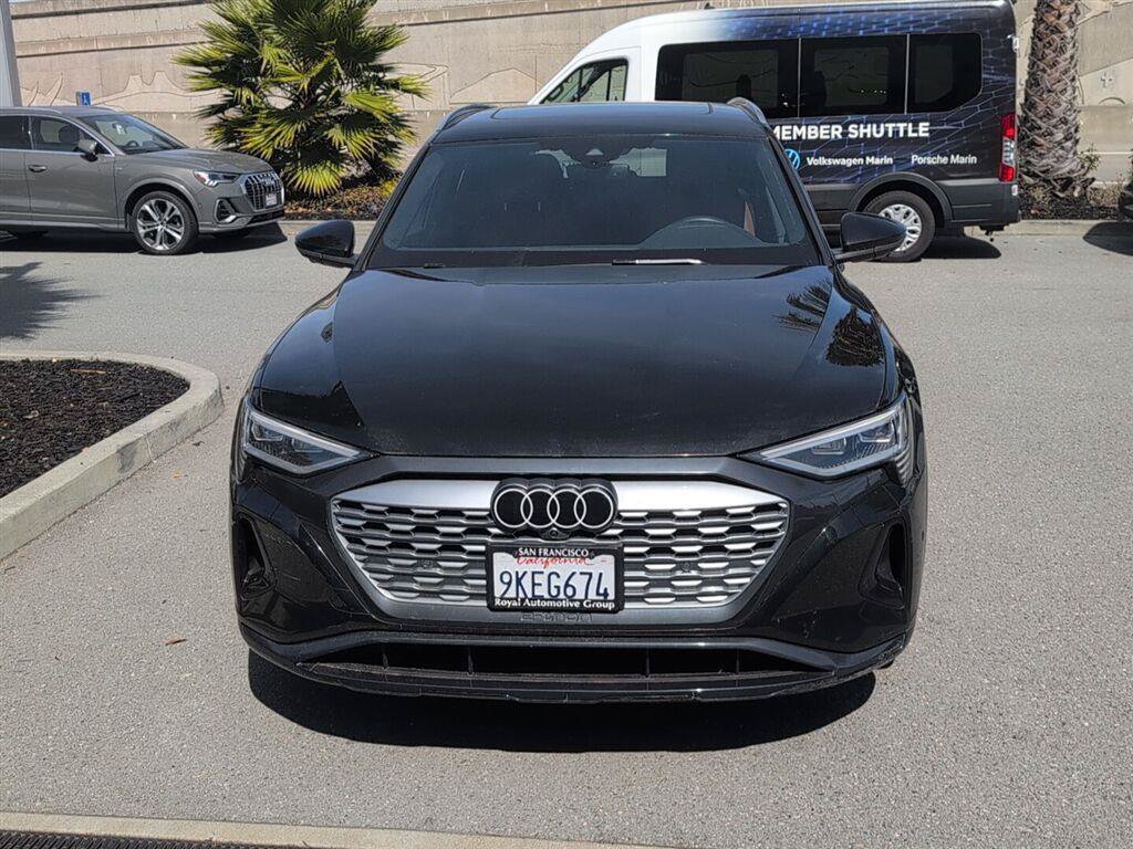 Used 2024 Audi Q8 e-tron Premium Plus w/ Premium Plus Package AWD/4WD image 3