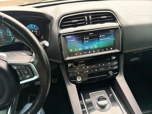 Used 2018 Jaguar F-PACE S AWD/4WD image 26