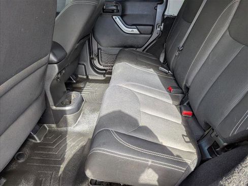 Used 2016 Jeep Wrangler Unlimited Rubicon w/ Dual Top Group image 18