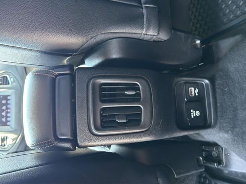 Used 2017 Jeep Compass Latitude w/ Popular Equipment Group AWD/4WD image 32