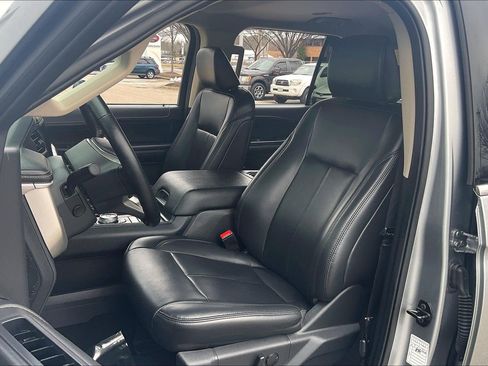 Used 2024 Ford Expedition XLT image 29