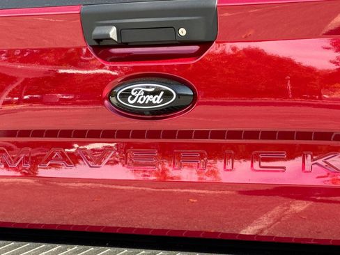 New 2025 Ford Maverick Lariat w/ Black Appearance Package image 8