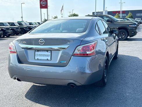 Used 2014 Nissan Altima 2.5 S FWD image 3