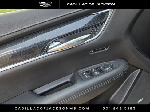 Used 2020 Cadillac XT5 Premium Luxury FWD image 12