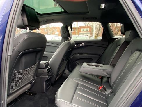 Used 2024 Audi Q4 e-tron Premium Plus w/ Premium Plus image 17