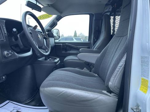 Used 2024 Chevrolet Express 2500 w/ Driver Convenience Package image 18