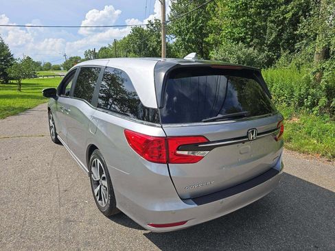 Used 2023 Honda Odyssey Touring image 2