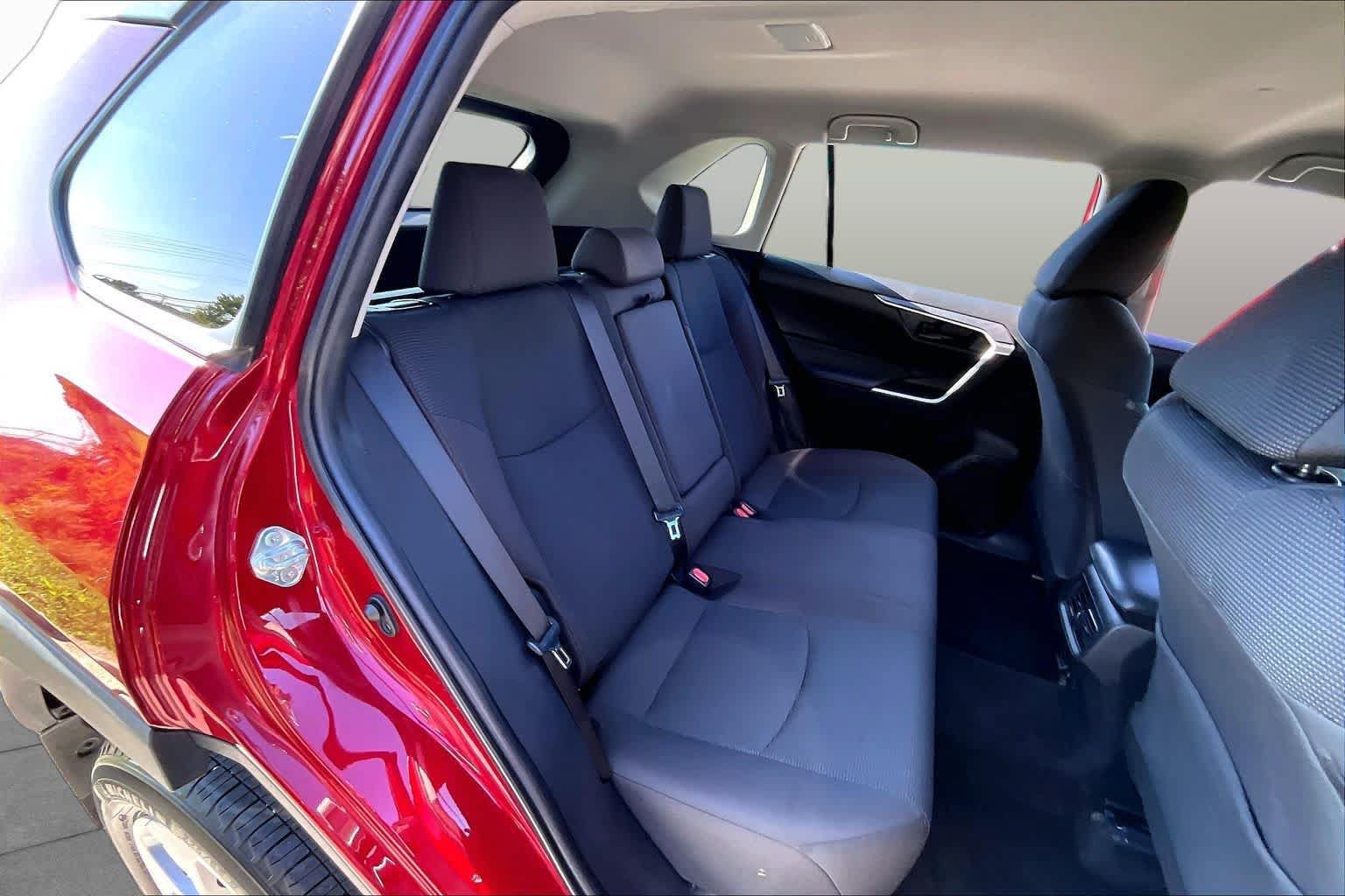 Used 2023 Toyota RAV4 LE AWD/4WD image 20