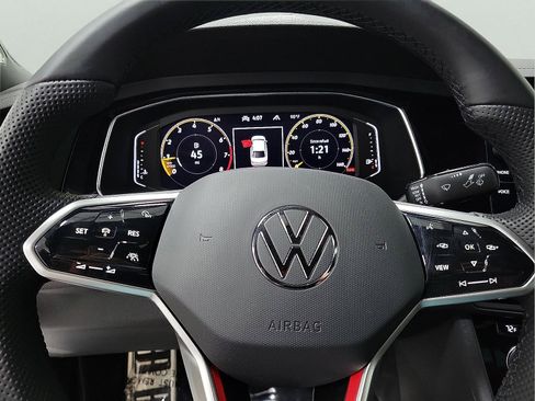 Used 2023 Volkswagen Jetta GLI Autobahn image 16