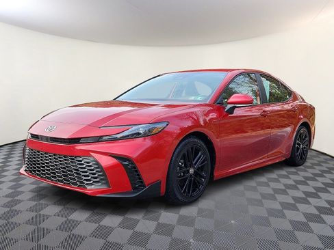 Certified 2025 Toyota Camry SE image 3