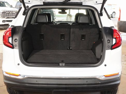 Used 2022 GMC Terrain SLT w/ Tech Package image 26