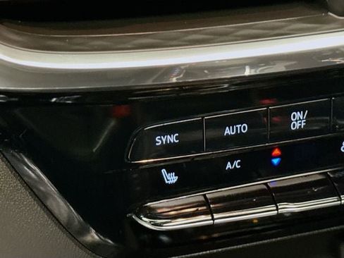 Used 2024 Buick Encore GX Avenir w/ Avenir Technology Package image 22