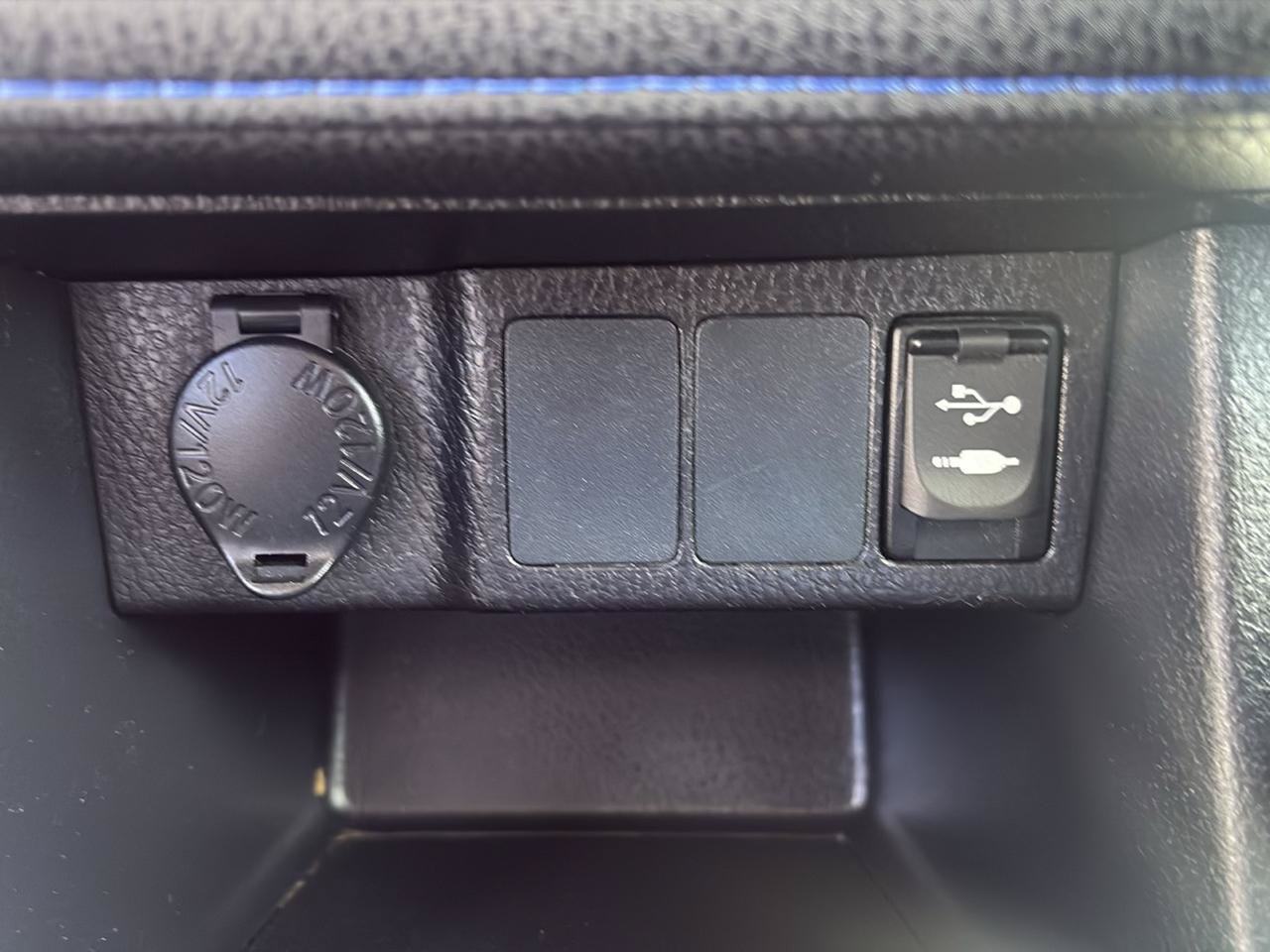 Used 2017 Toyota Corolla SE w/ Carpet Mat Package (TMS) FWD image 26